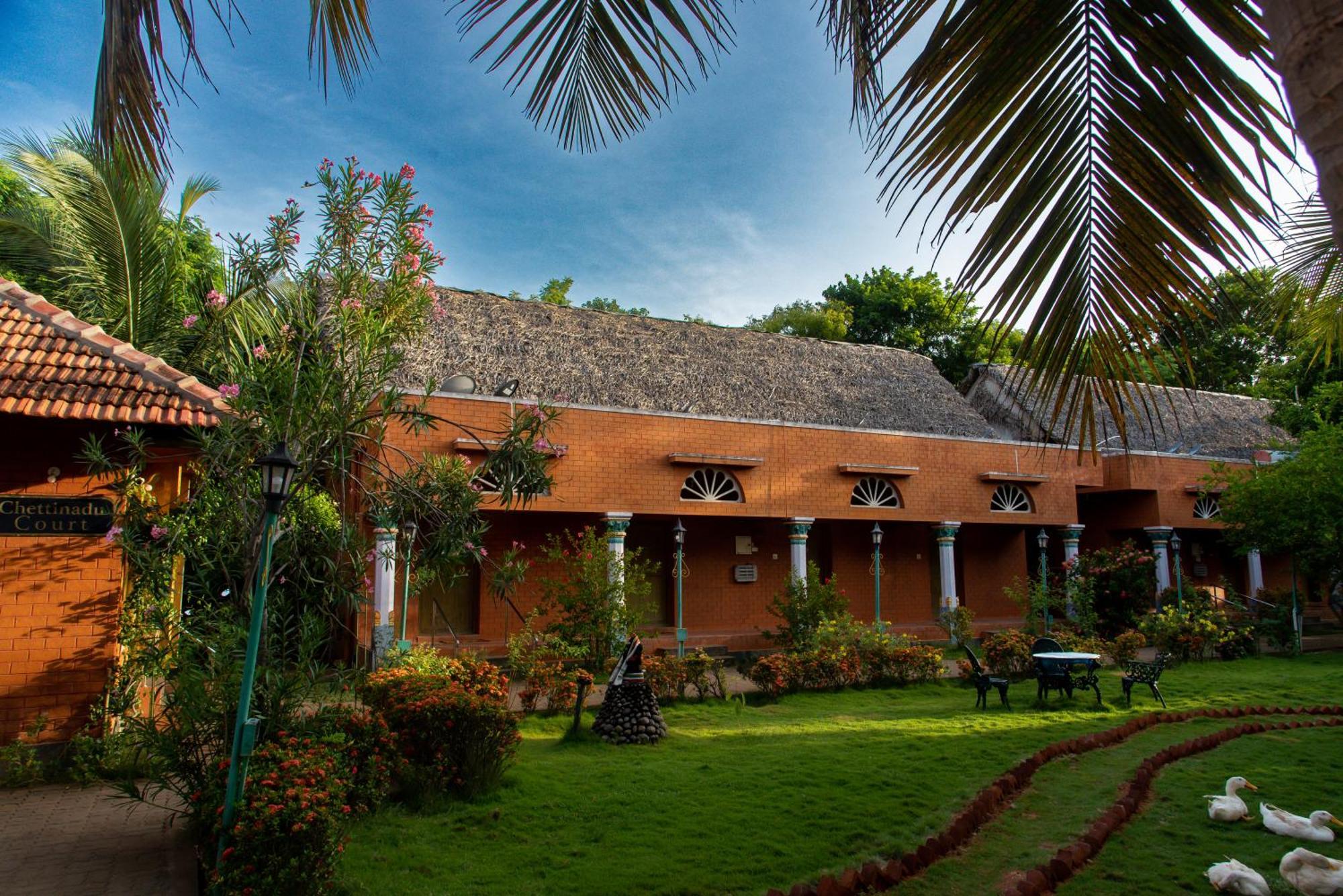 Chettinadu Court- Heritage View Kānādukāttān Exterior foto